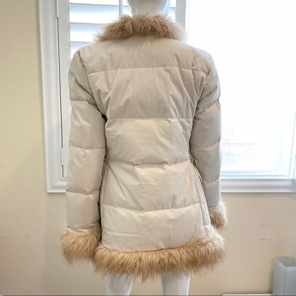 SOLD❤️ Express Size 8 Beige Puffer Fur Coat - Picture 7 of 13